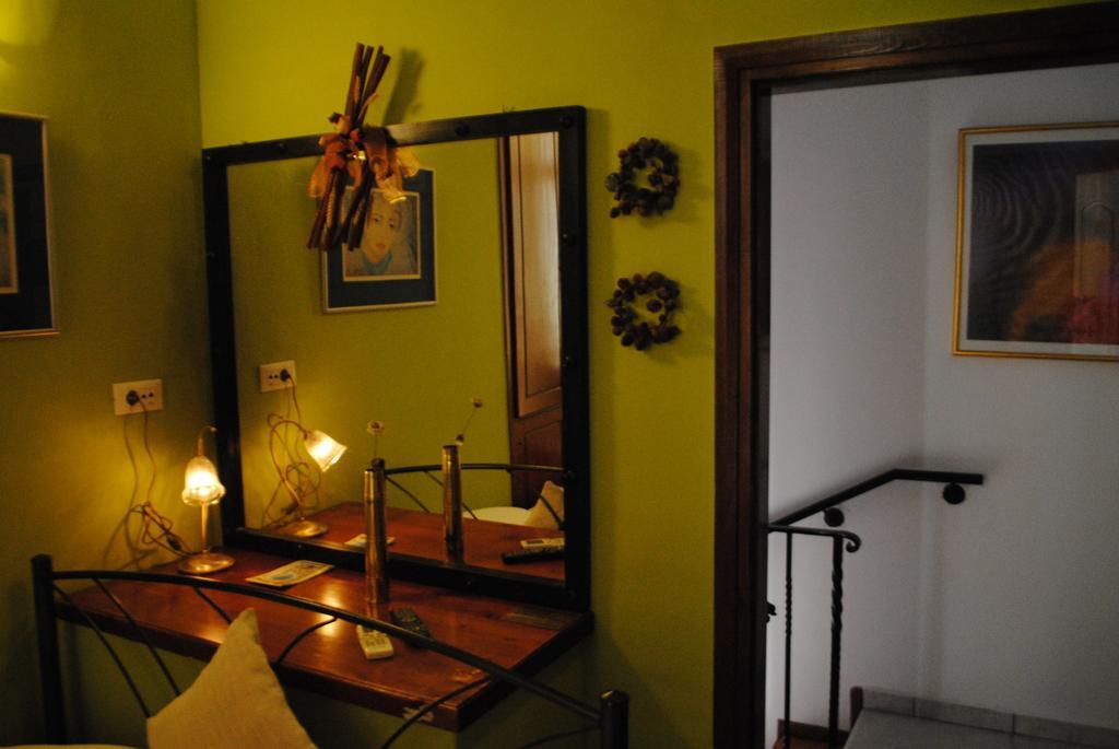Traditional Idramon Hotel Chrissi Akti Chania Exterior foto