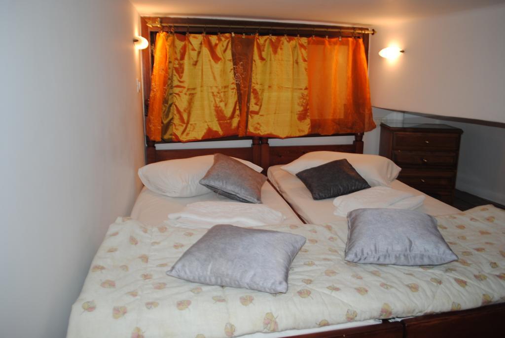 Traditional Idramon Hotel Chrissi Akti Chania Exterior foto