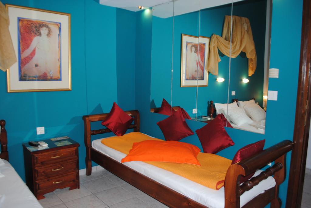 Traditional Idramon Hotel Chrissi Akti Chania Exterior foto