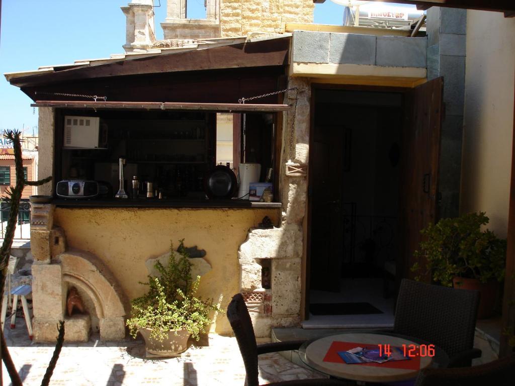 Traditional Idramon Hotel Chrissi Akti Chania Exterior foto